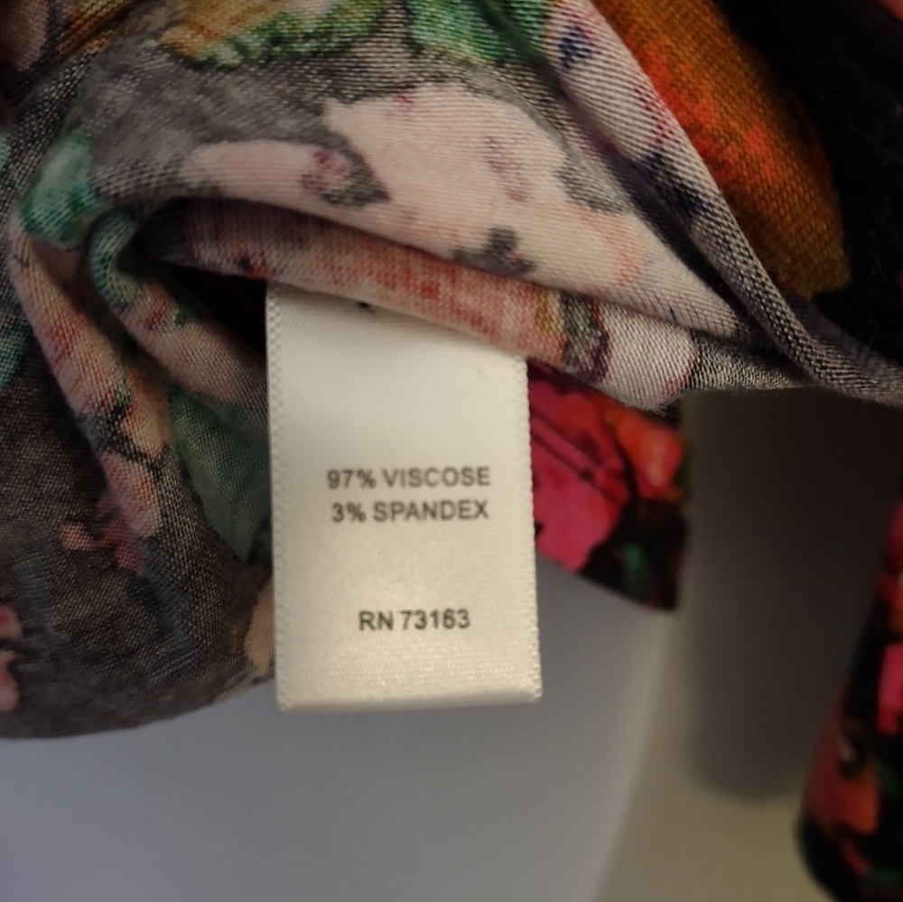 Cable & Gauge Floral Faux Wrap Top | Vibrant Pink & Teal Abstract Print | Size M - Picture 10 of 11